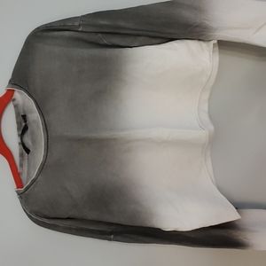 Vero Moda. Size Medium. Women's cropped Long sleeve.